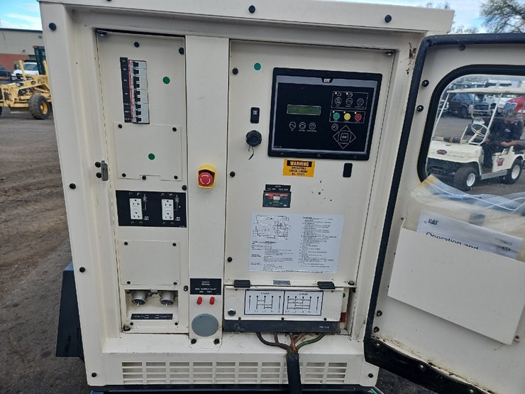 2017-caterpillar-xq35-image-18