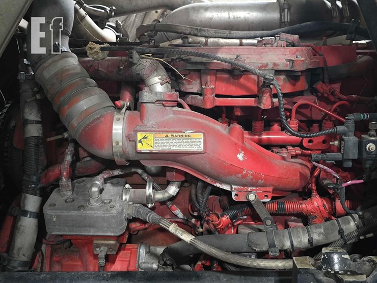 2018-peterbilt-320-image-26