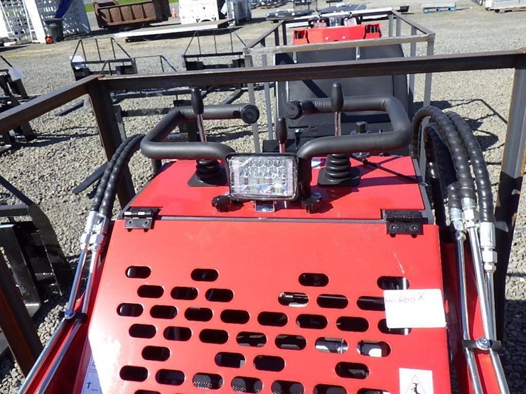 2026-agt-ysrt14-skid-steer-tracked-loader-image-11