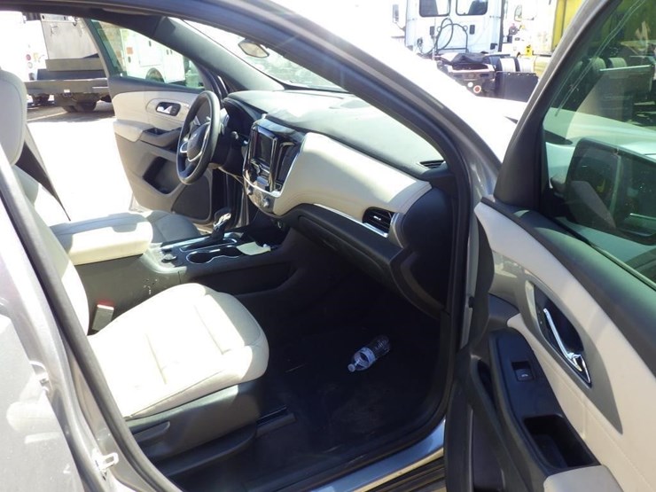 2023-chevrolet-traverse-image-6