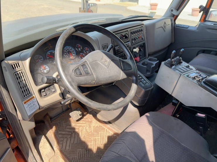 2012-international-7600-image-25