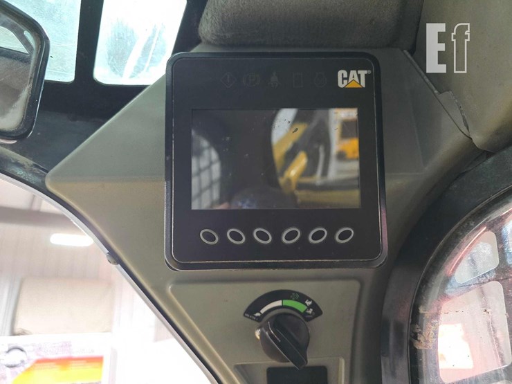 2022-caterpillar-262d3-image-15