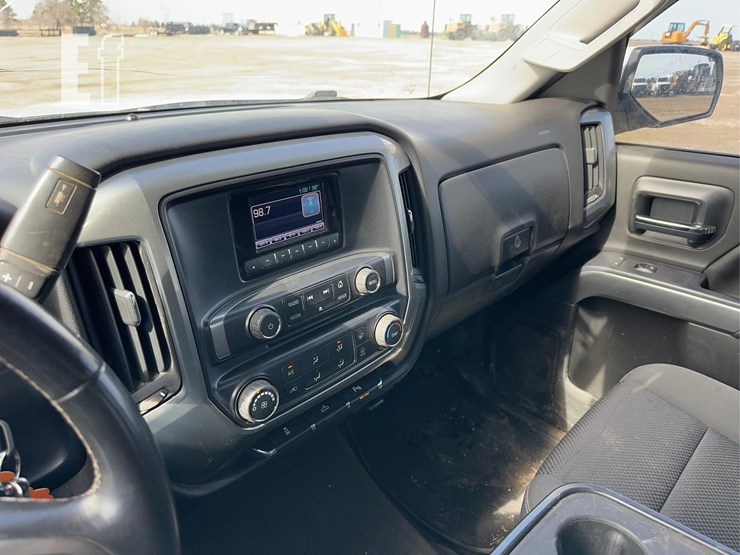 2015-chevrolet-silverado-1500-image-11
