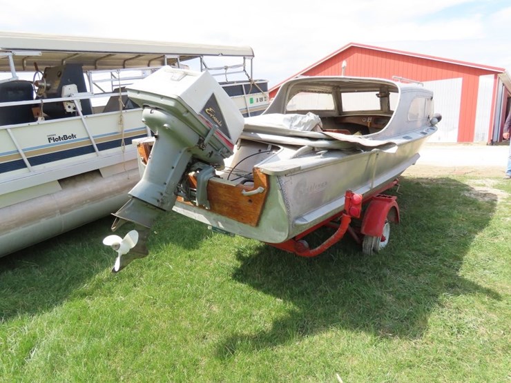 1957-9-crestliner-aluminum-boat-with-trailer-and-motor-image-4