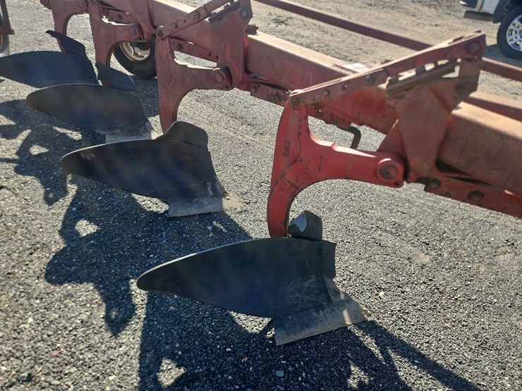 international-730-image-6