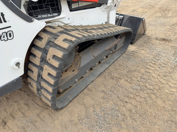 2020-bobcat-t740-image-14