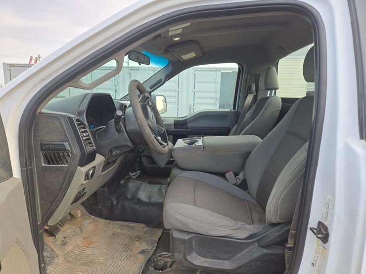 2017-ford-f150-xl-image-12