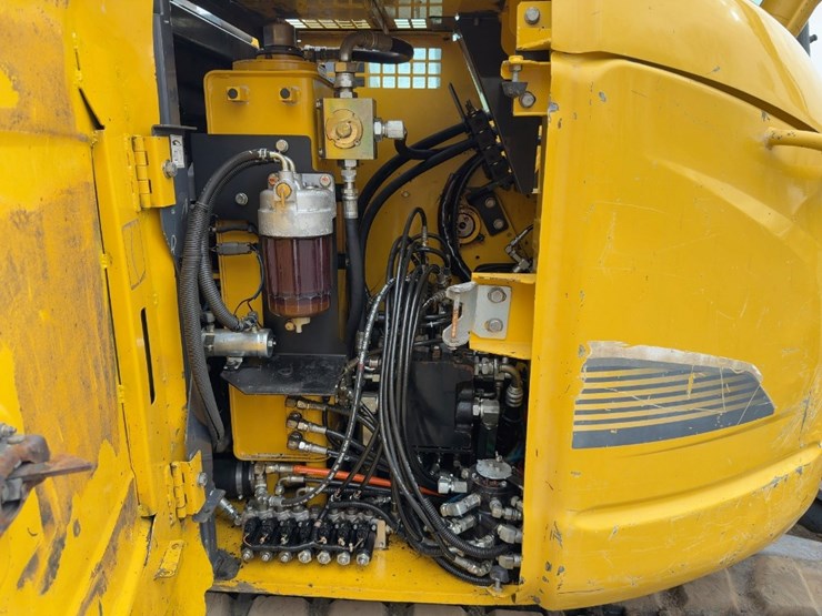 2017-kobelco-sk75sr-3e-image-26