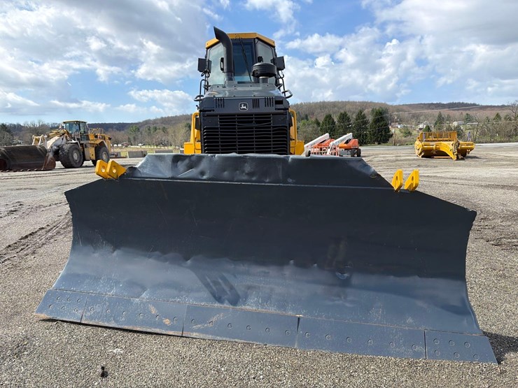 2019-deere-850k-lt-image-8