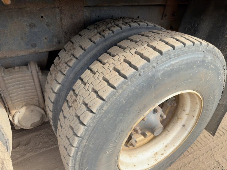 1983-mack-rd685s-image-15