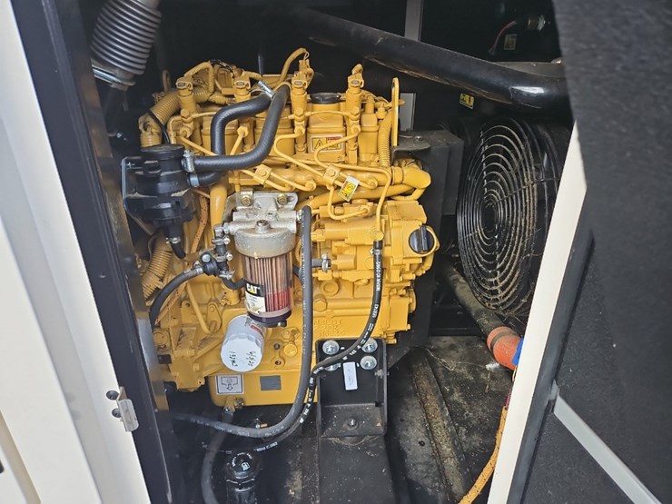 2017-caterpillar-xq35-image-13