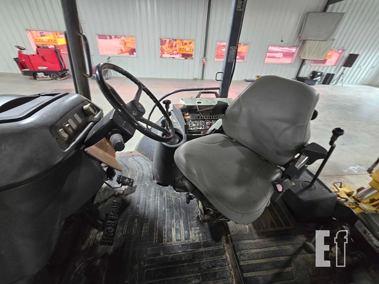 2005-deere-410g-image-19