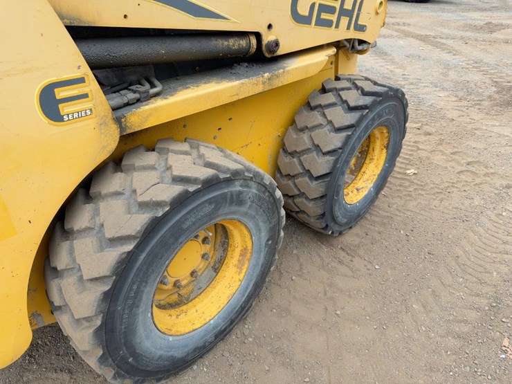 2006-gehl-5640-image-12