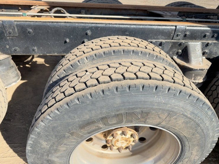 2001-kenworth-t800-image-15