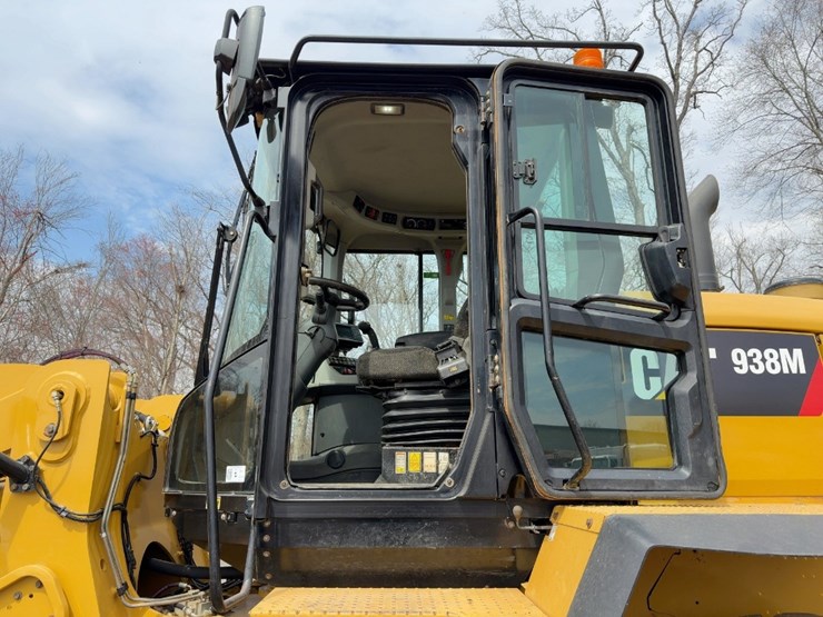 2016-caterpillar-938m-image-22
