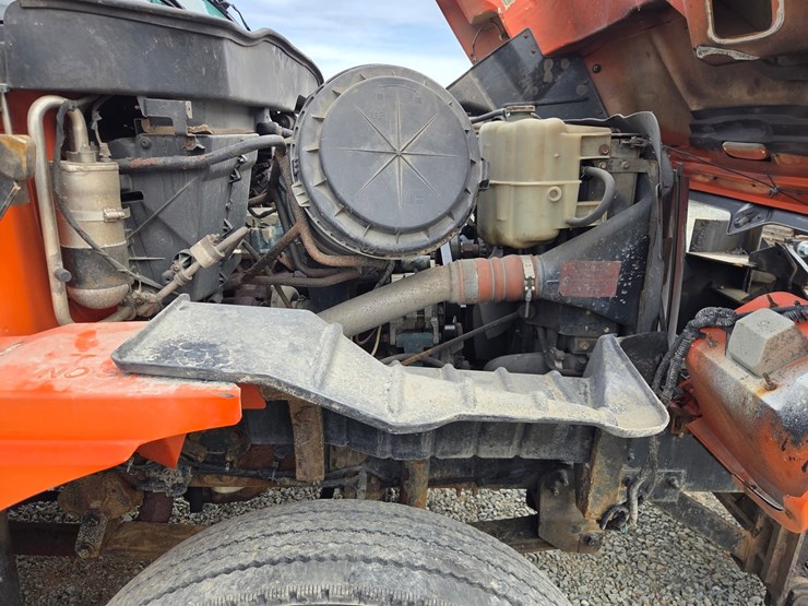 2002-international-7300-image-50