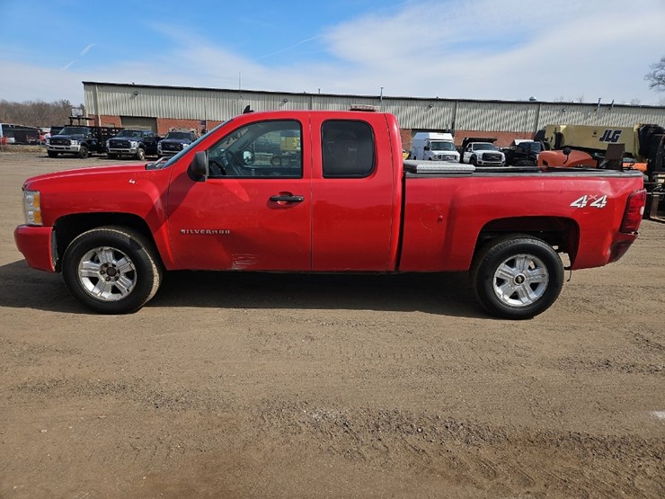 2010-chevrolet-silverado-1500-image-2