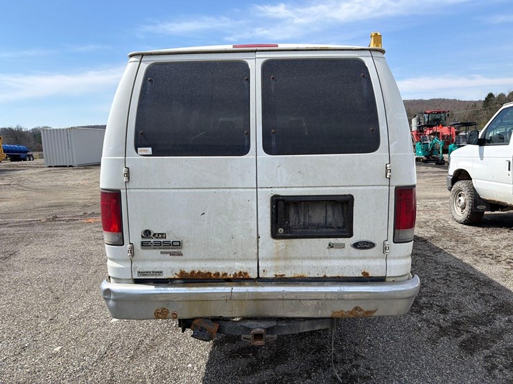 2012-ford-e350-image-6