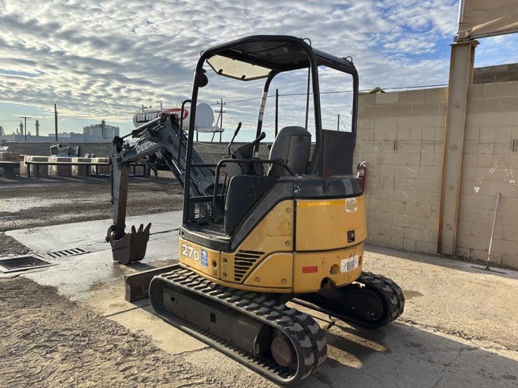 2006-deere-27d-image-4