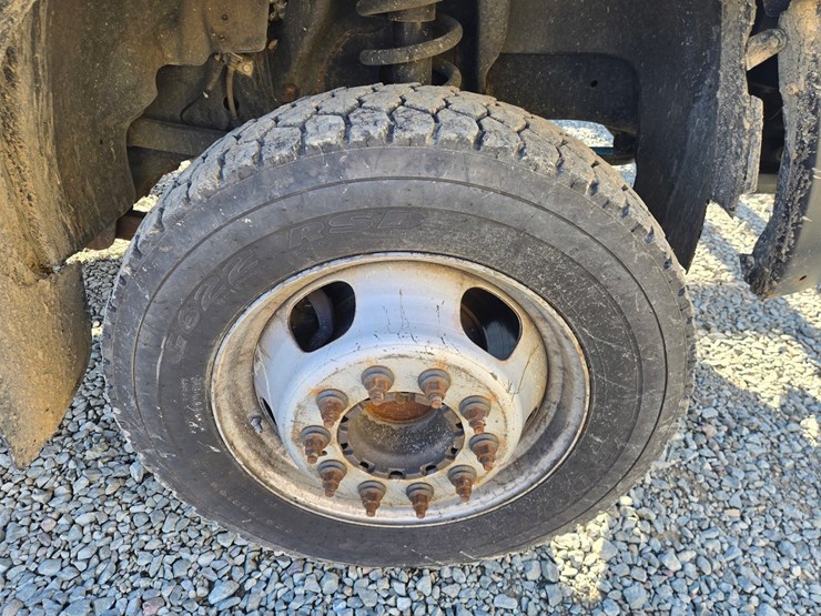 2017-massey-ferguson-8-image-70