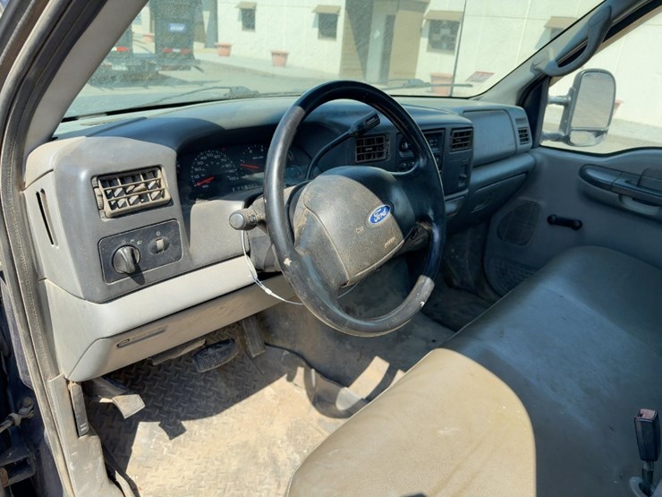 2002-ford-f350-xl-image-25