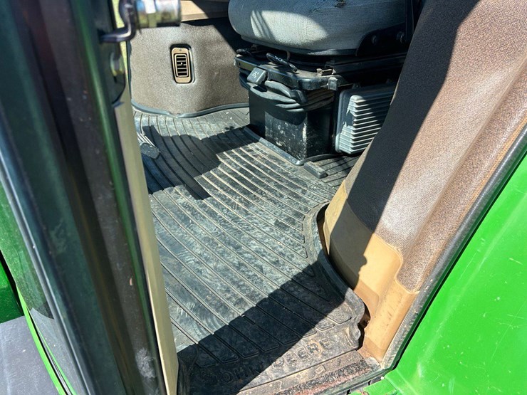 1995-john-deere-8400-image-26