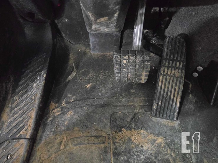 2022-freightliner-business-class-m2-106-image-11