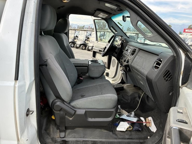 2011-ford-f550-image-9