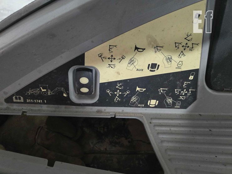 2012-caterpillar-420e-image-31