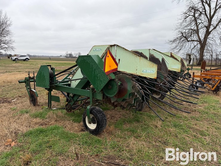 2001-kmc-4-30-peanut-digger-image-7