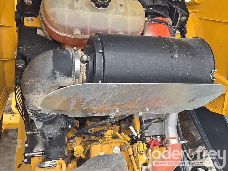 2021-deere-310sl-image-80