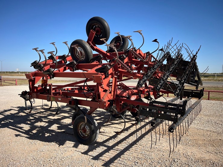 case-ih-4300-image-12