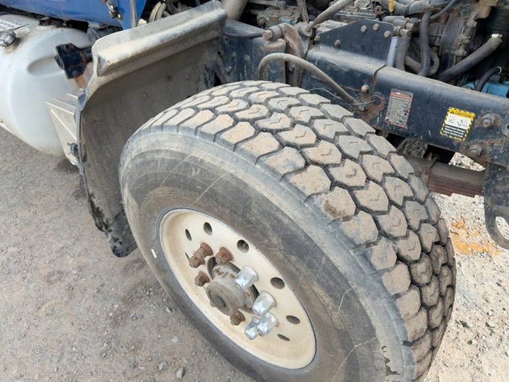 2000-mack-rd688s-image-12