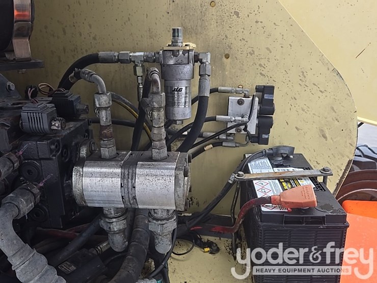 2008-jlg-400s-image-35