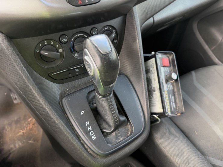 2016-ford-transit-connect-image-30