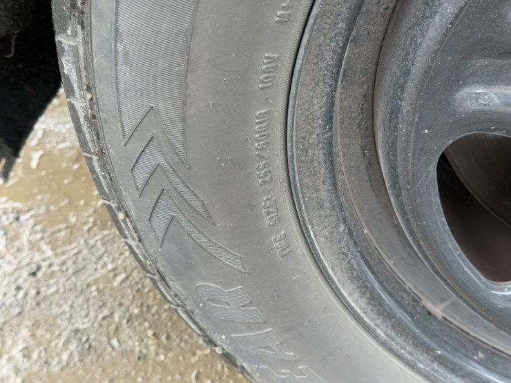 2020-ford-explorer-image-15