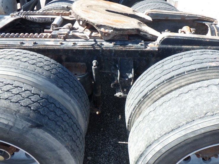 2000-mack-ch613-image-13