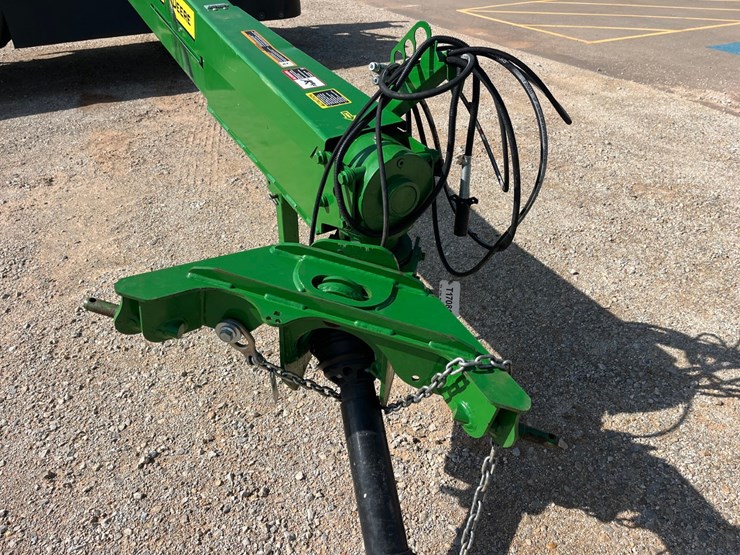 2023-john-deere-c400-image-4