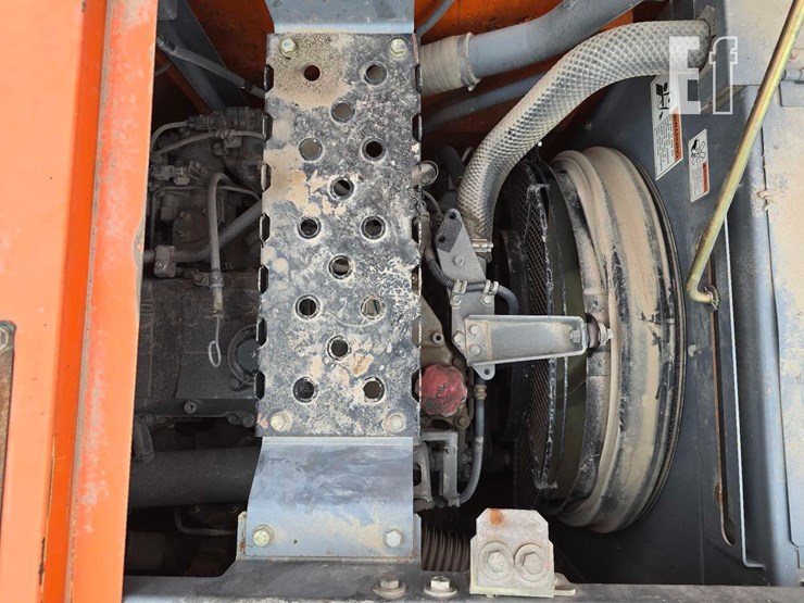 2014-hitachi-zx245us-lc-5n-image-24