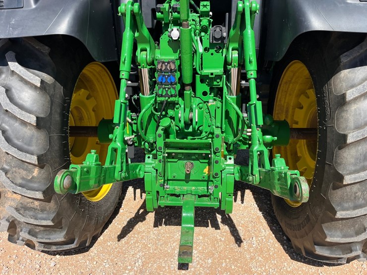 2015-john-deere-6145r-image-15