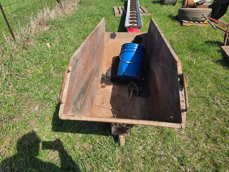 #596-•-walk-behind-feed-cart-image-5