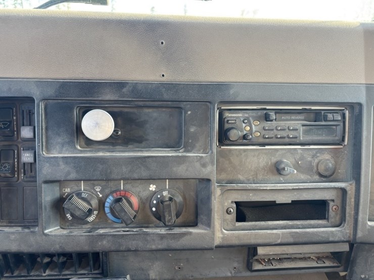 1994-international-4700-image-26