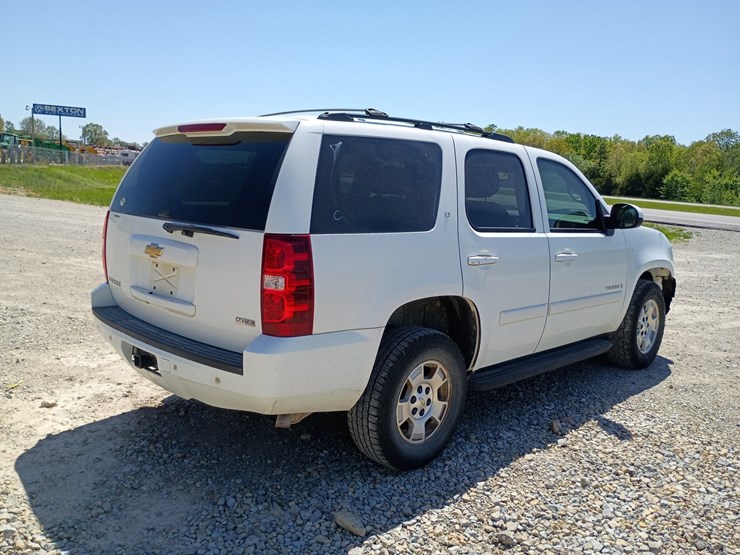 2008-chevrolet-tahoe-image-9