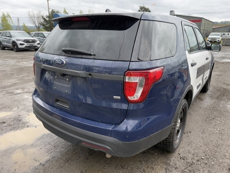 2017-ford-explorer-image-4