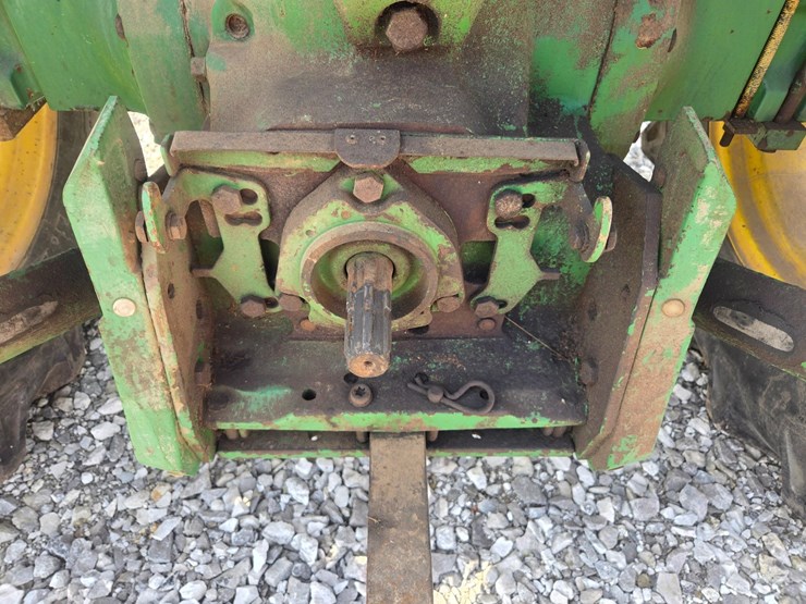 john-deere-2155-image-30
