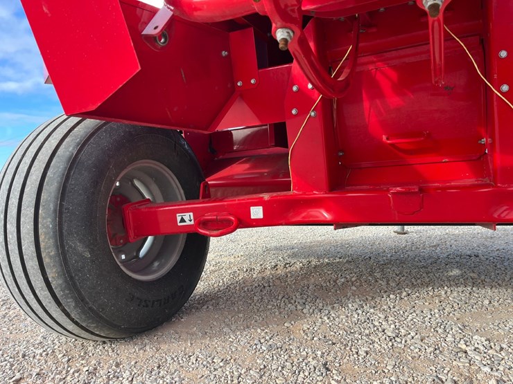 2017-massey-ferguson-1840-image-11