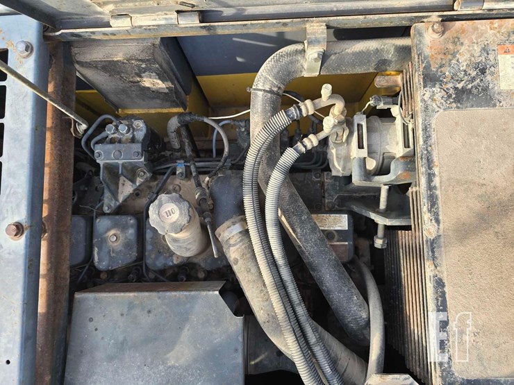 komatsu-pc228us-lc-3n0-image-23