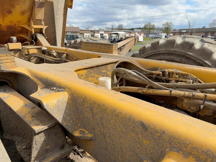 2003-volvo-a40d-image-34