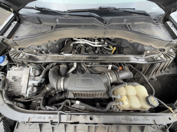 2020-ford-explorer-image-13