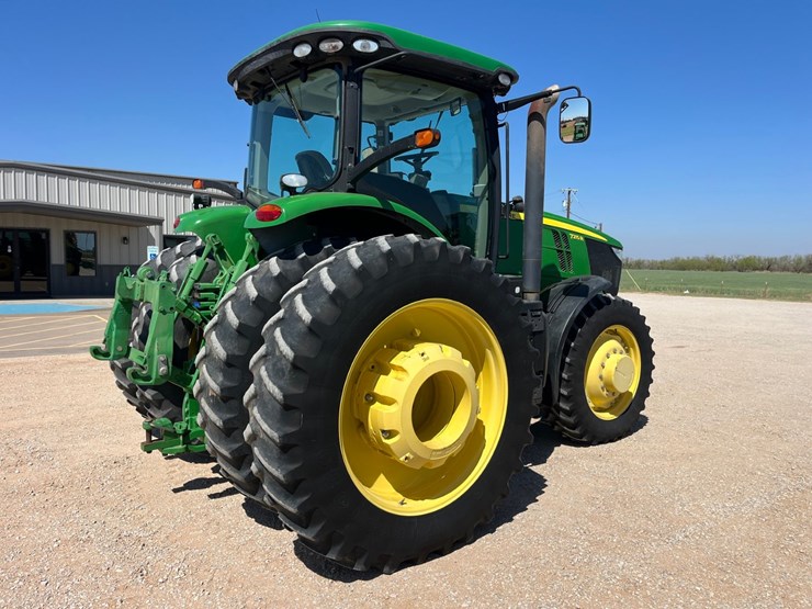2013-john-deere-7215r-image-9